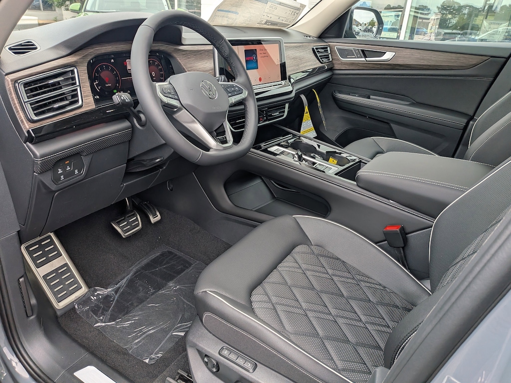 New 2026 Volkswagen Atlas 2.0T SEL Premium R-Line SUV