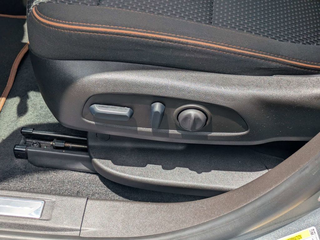 2023 GMC Acadia AT4 - Photo 21