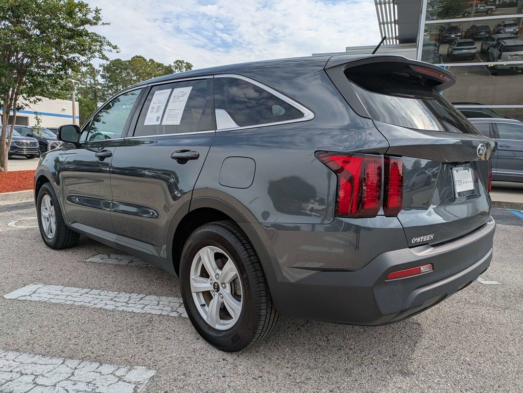 Used 2021 Kia Sorento LX SUV