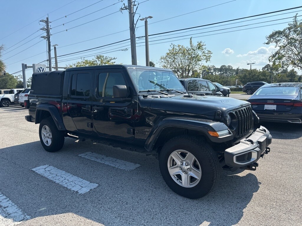 2022 Jeep Gladiator Sport photo 2
