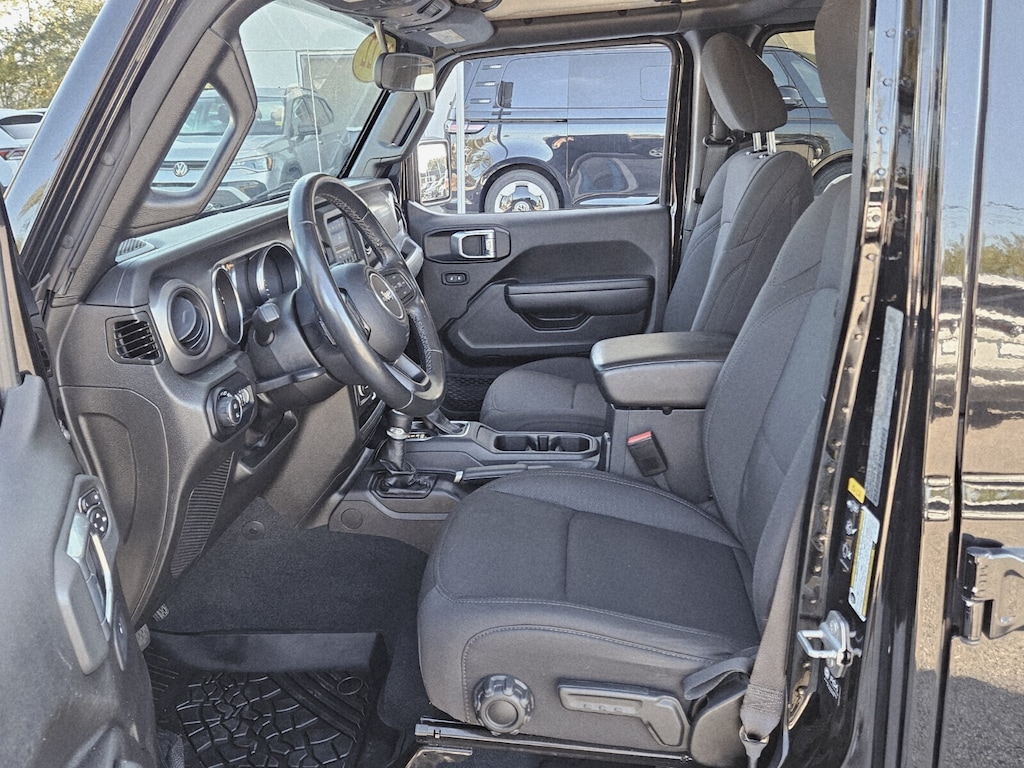 Used 2022 Jeep Gladiator Sport Truck Crew Cab