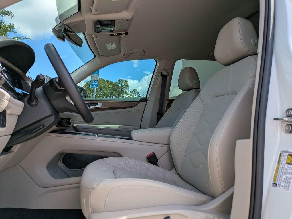 2026 Volkswagen Atlas SE - Photo 2