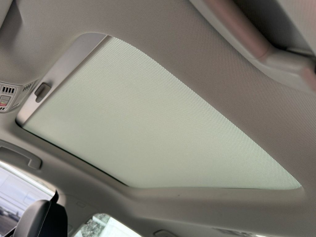 2026 Volkswagen Jetta SE - Photo 28