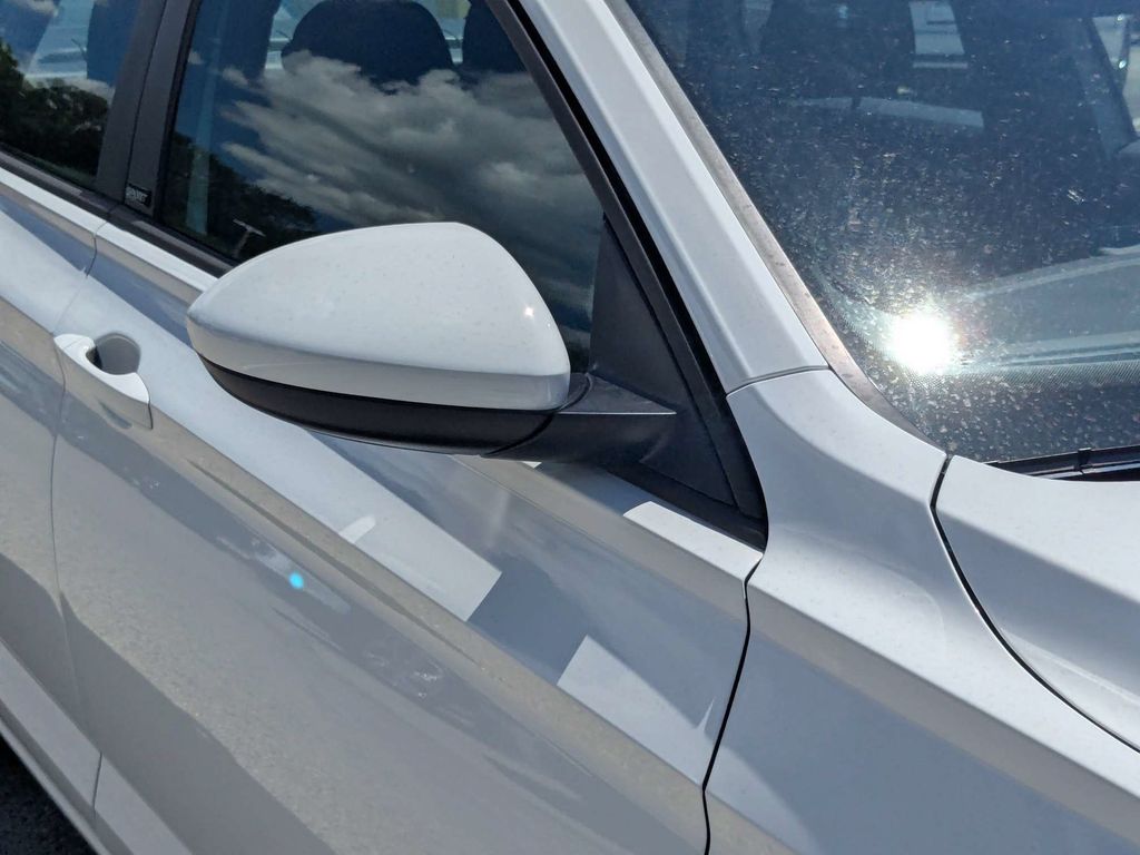 2026 Volkswagen Jetta Sport - Photo 11
