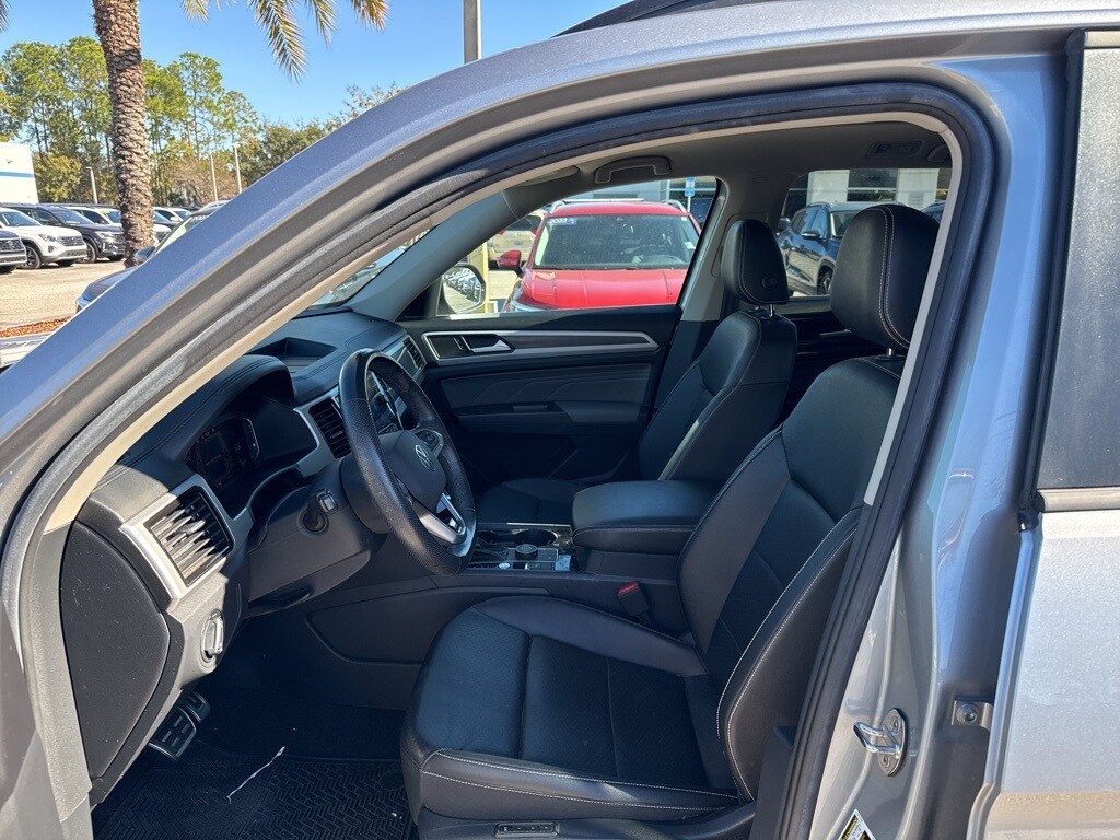 2023 Volkswagen Atlas V6 SEL R-Line photo 2