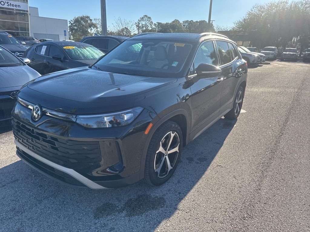 2025 Volkswagen Tiguan SE's photo
