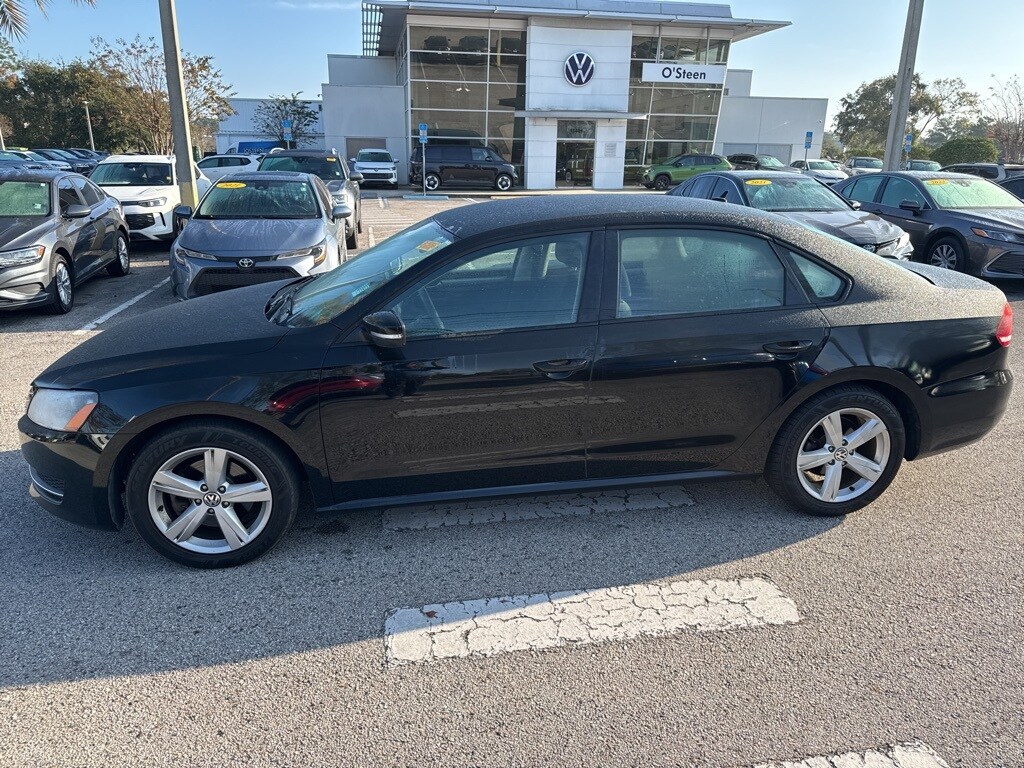 2015 Volkswagen Passat Limited photo 2