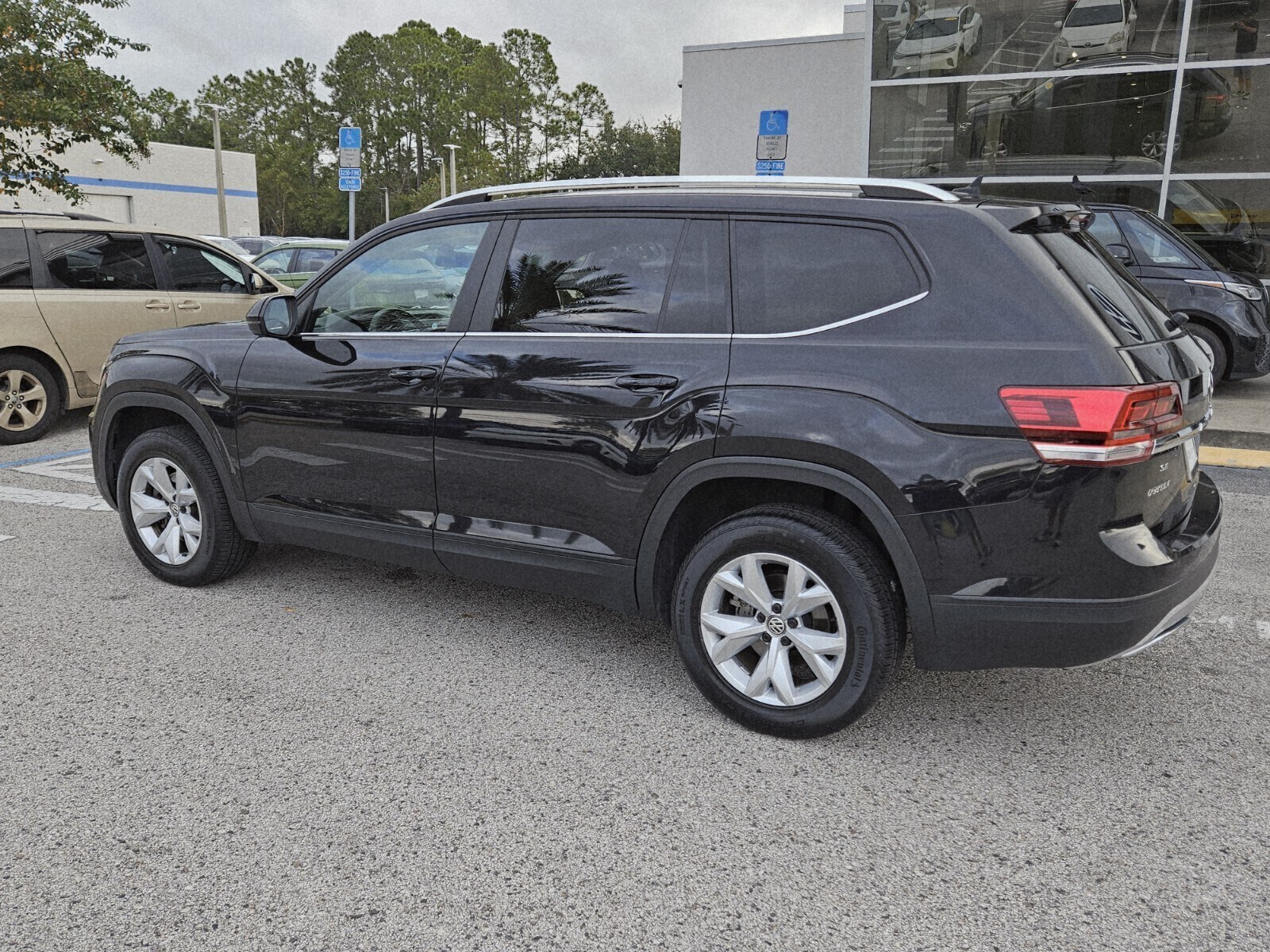 2018 Volkswagen Atlas V6 SE photo 3