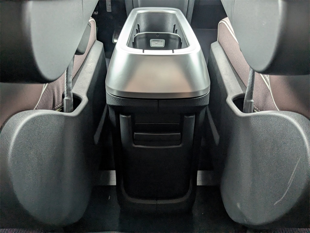 New 2025 Volkswagen ID. Buzz Pro S Minivan/Van