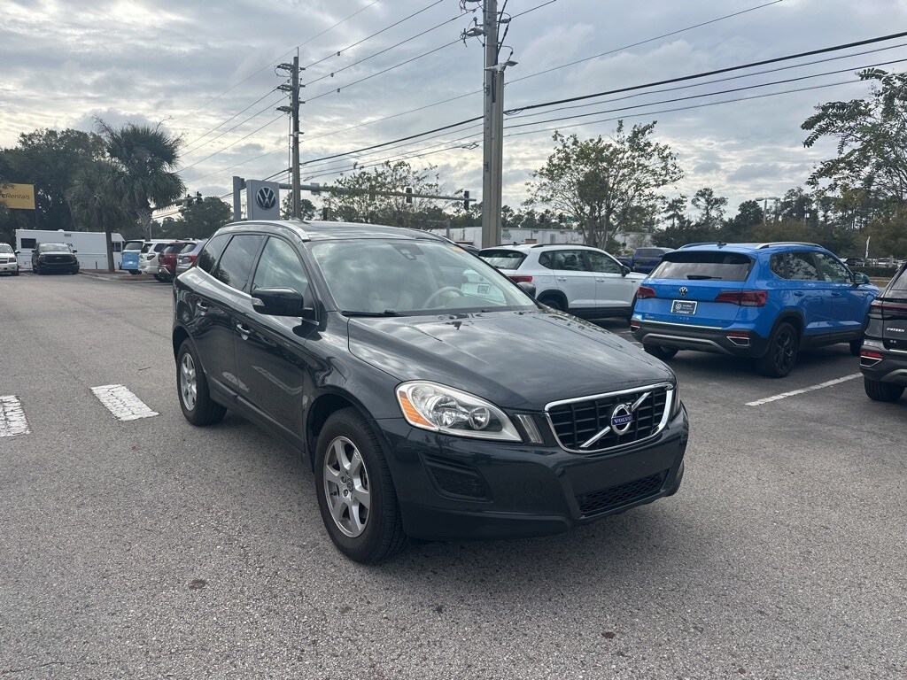 2011 Volvo XC60 3.2 R-Design photo 2