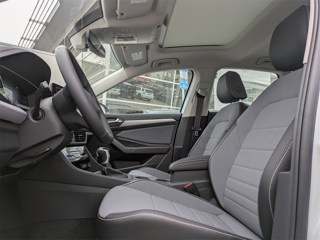 New 2026 Volkswagen Jetta 1.5T SE Sedan