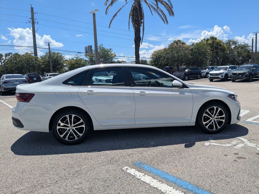 2026 Volkswagen Jetta Sport - Photo 7
