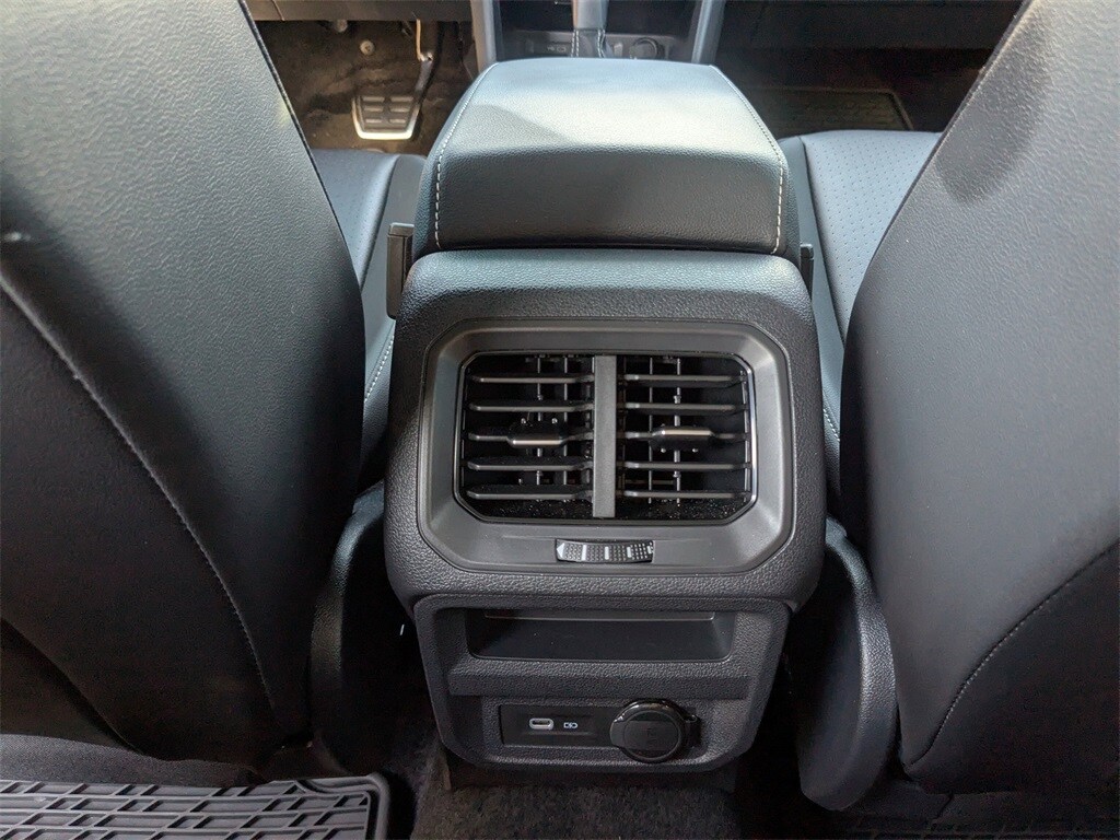 2024 Volkswagen Tiguan SE R-Line Black photo 2