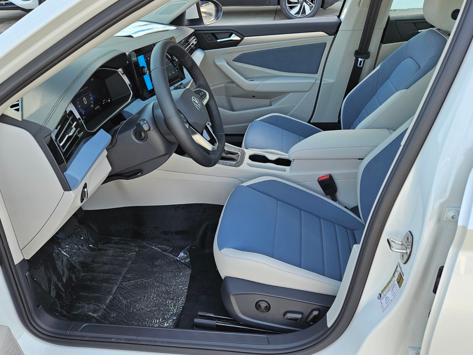 2025 Volkswagen Jetta 1.5T SE photo 3
