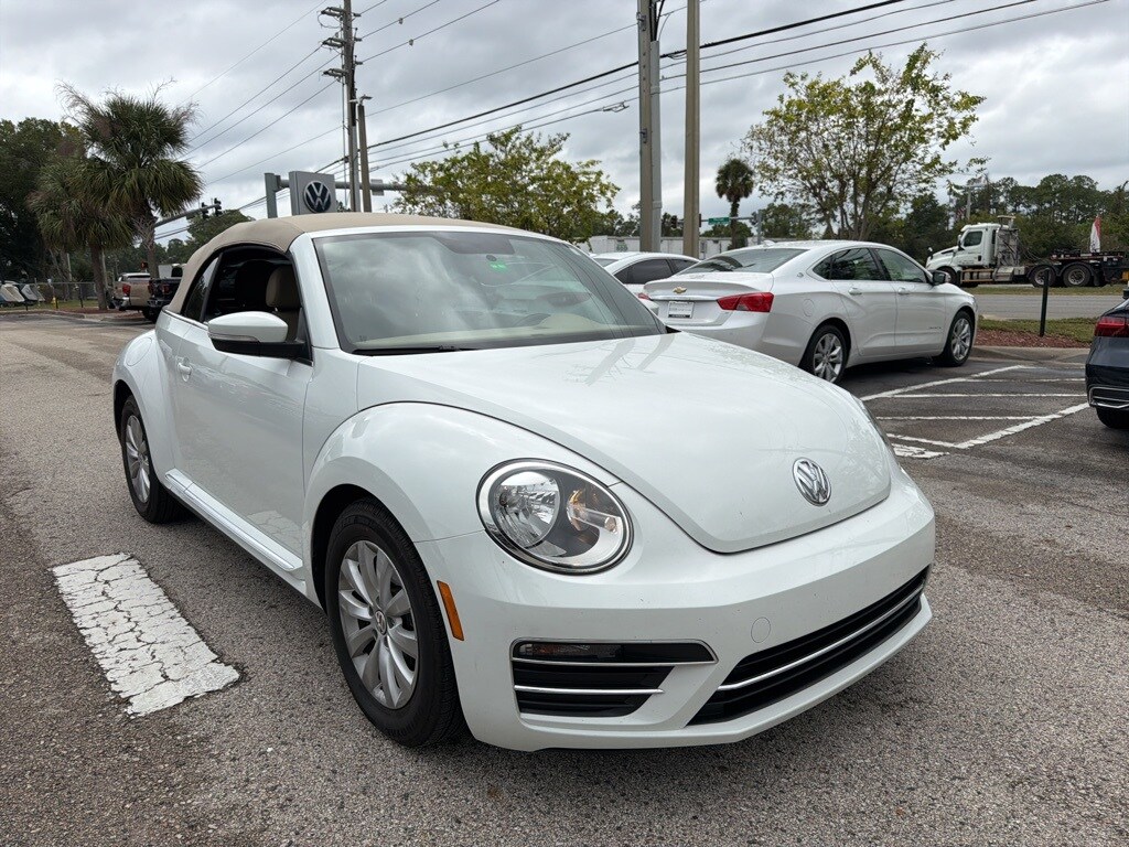 2019 Volkswagen Beetle S Convertible photo 4