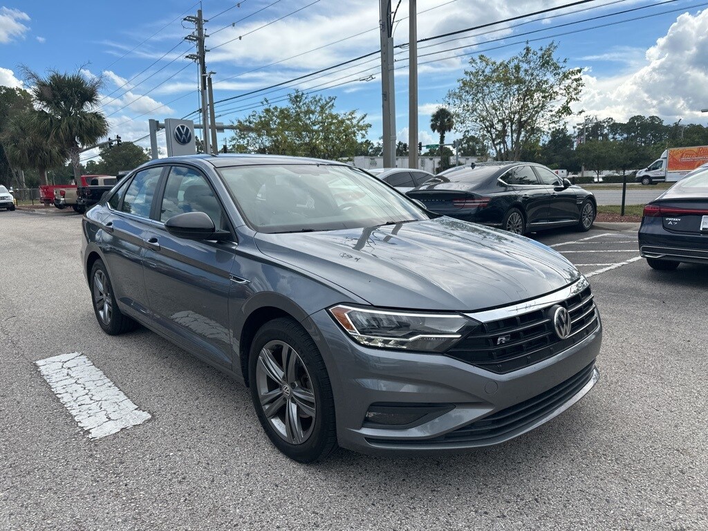 2019 Volkswagen Jetta 1.4T R-Line photo 3