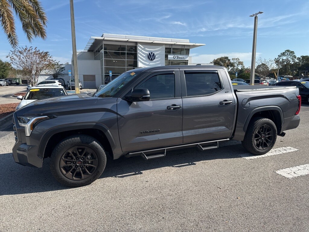 2024 Toyota Tundra SR5 CrewMax photo 3