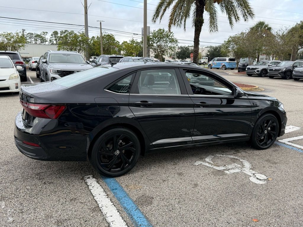 2026 Volkswagen Jetta SE - Photo 15
