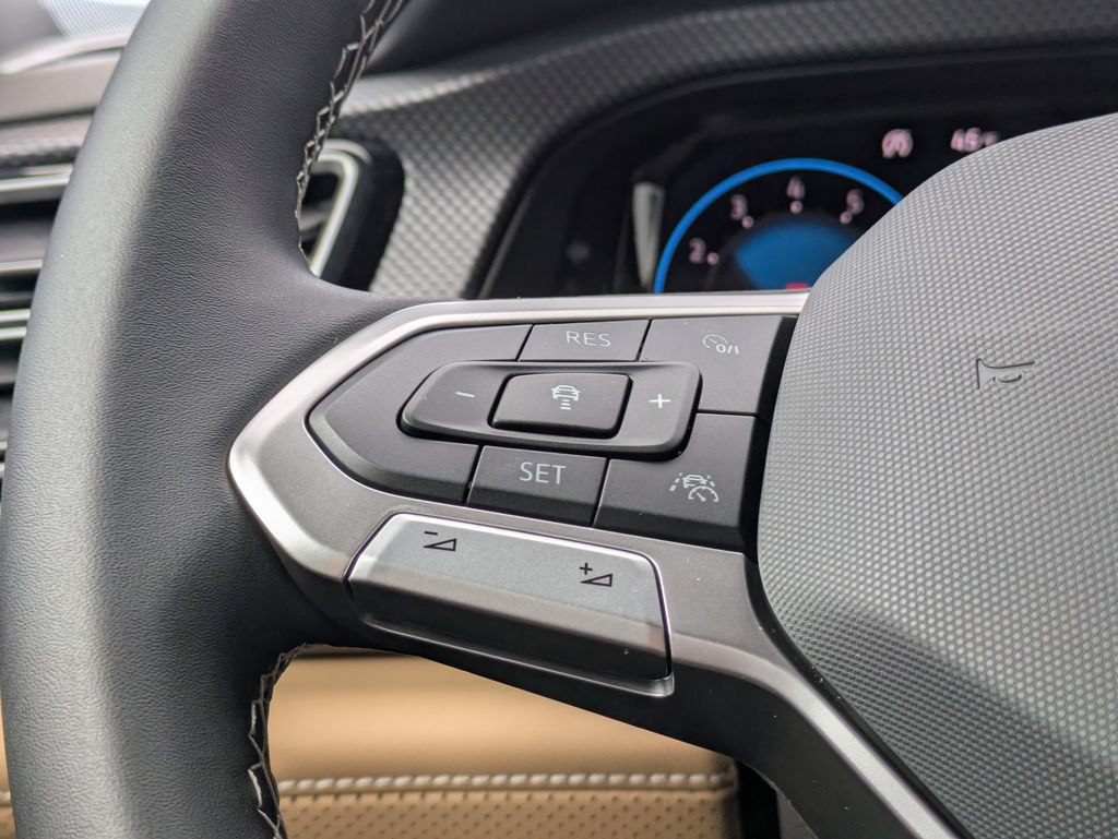 2026 Volkswagen Atlas Cross Sport SEL Premium R-LINE - Photo 37