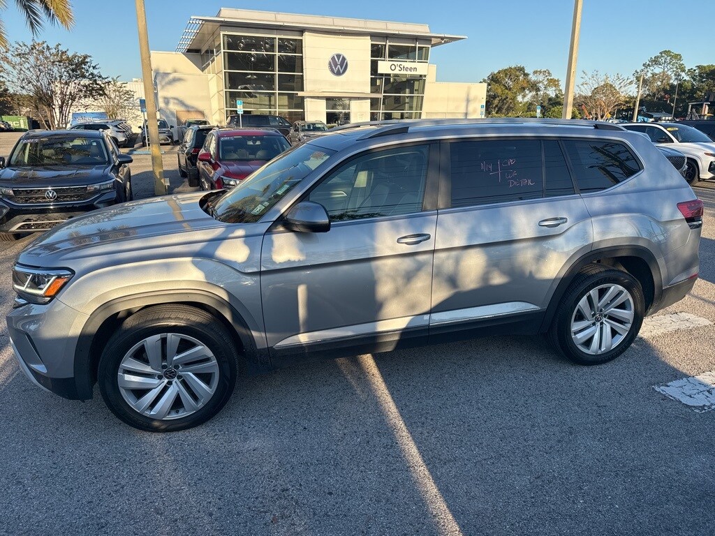 2021 Volkswagen Atlas SEL photo 3