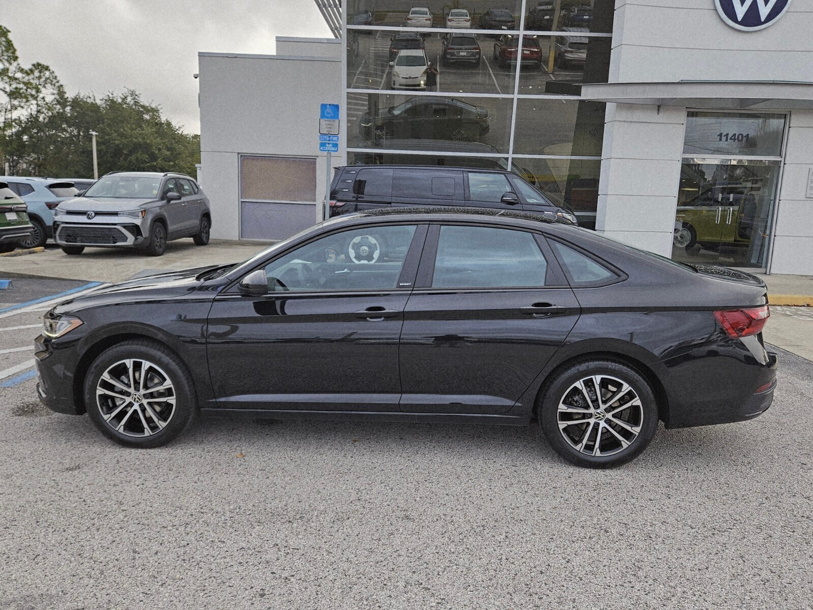2026 Volkswagen Jetta Sport photo 3