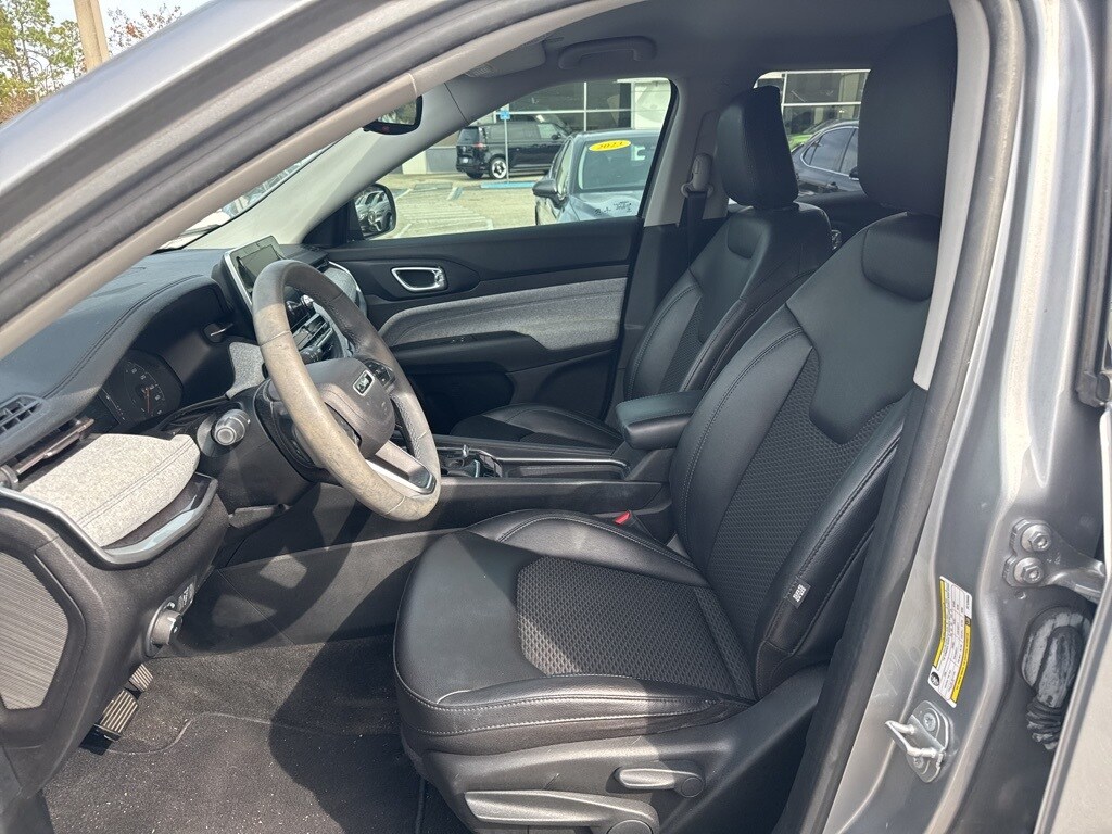 2022 Jeep Compass Latitude photo 2