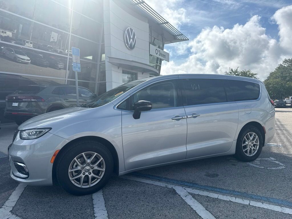 Used 2024 Chrysler Pacifica Touring L Van Passenger Van