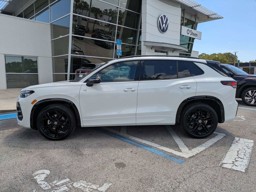 New 2026 Volkswagen Tiguan 2.0T SE R-Line Black SUV