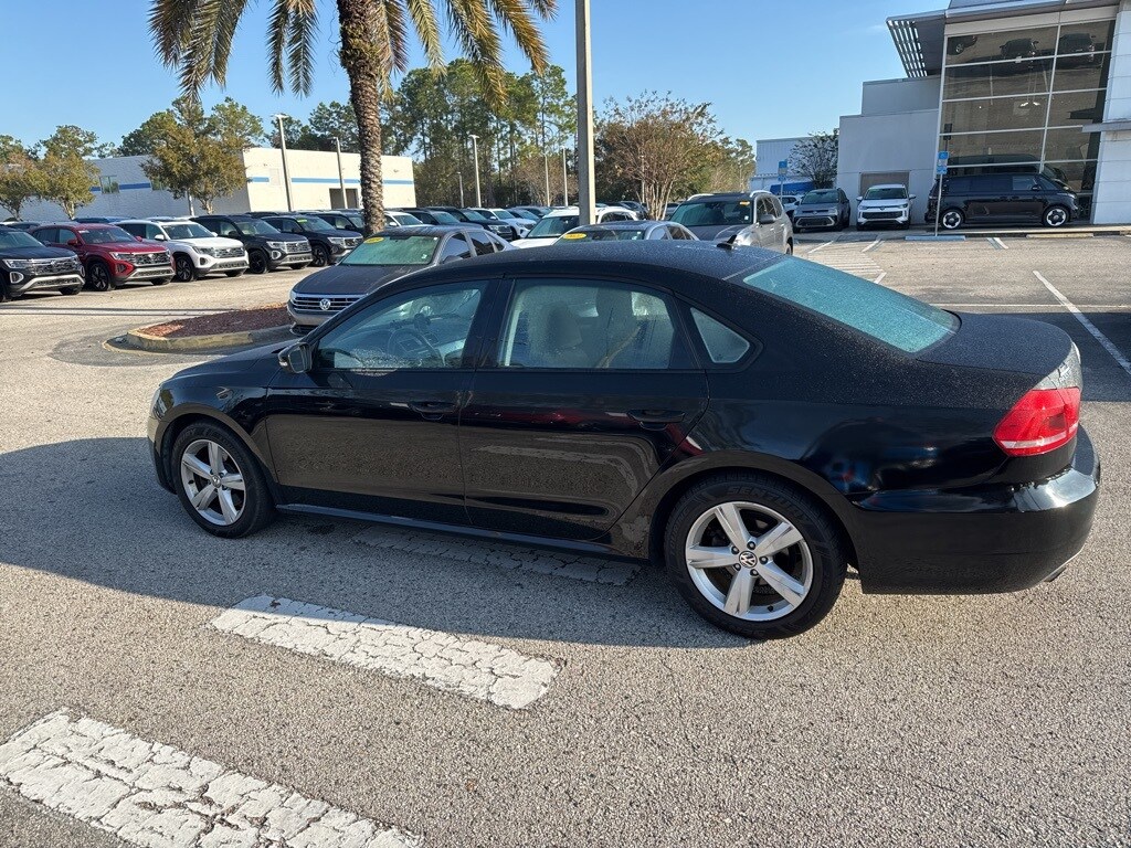 2015 Volkswagen Passat Limited photo 3