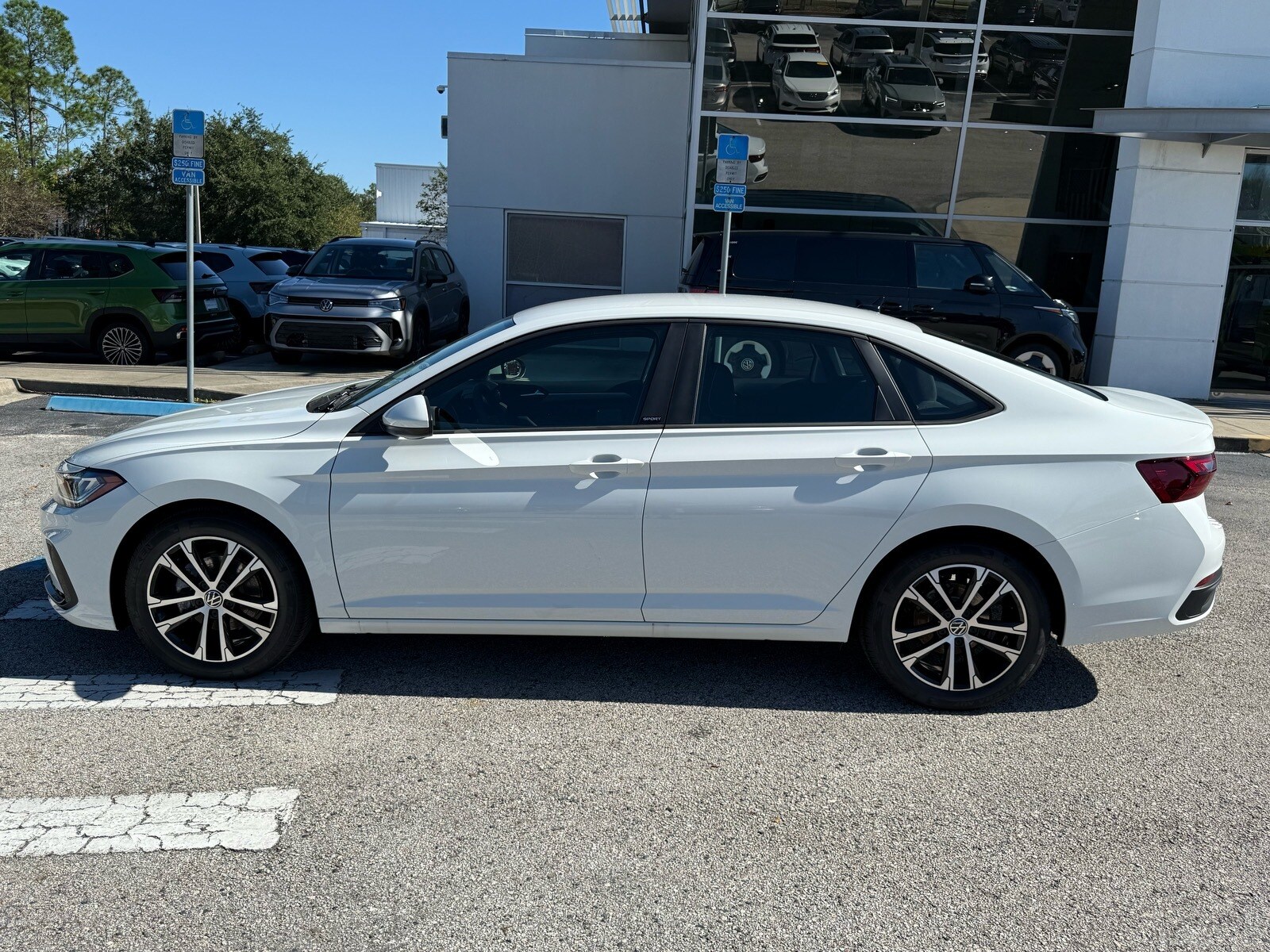 2026 Volkswagen Jetta Sport photo 4