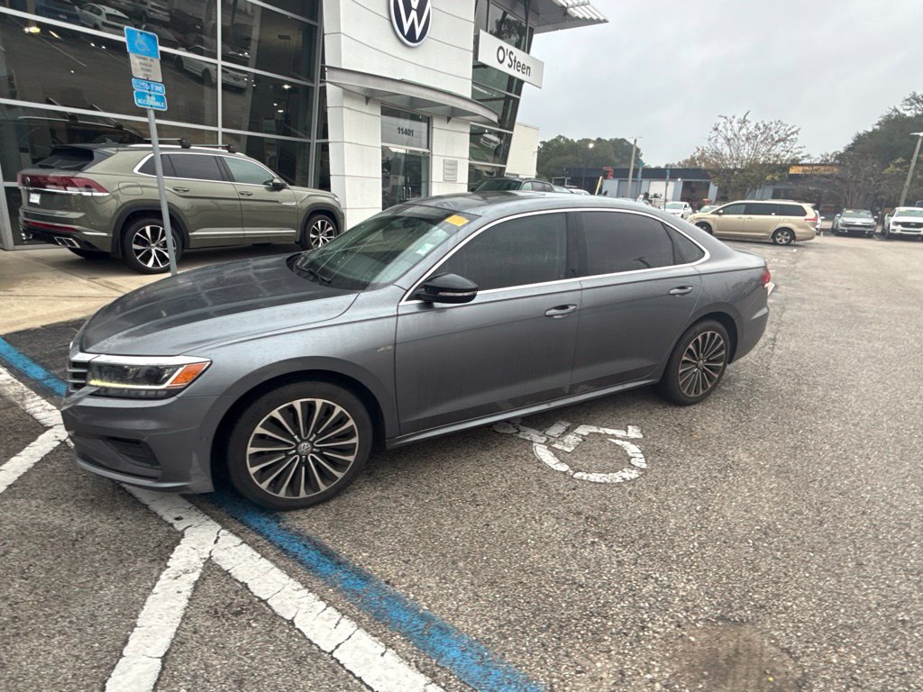 Used 2022 Volkswagen Passat 2.0T Limited Edition Sedan