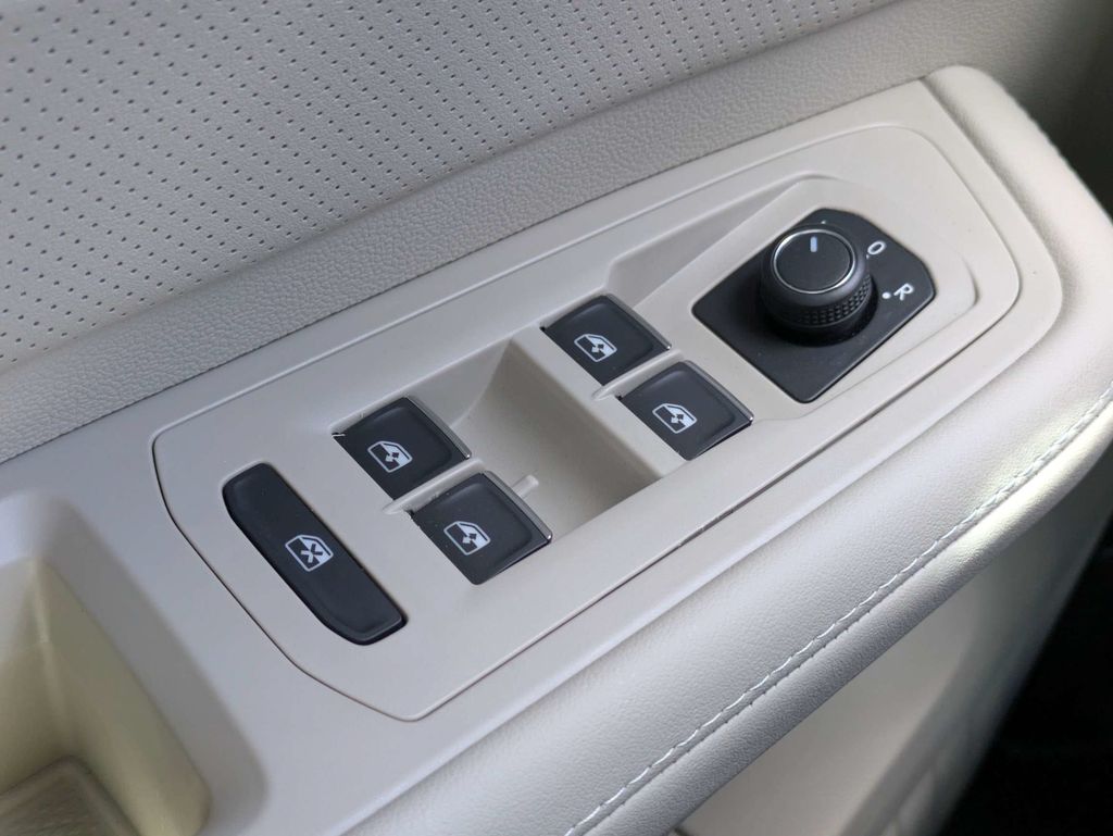 2026 Volkswagen Atlas SE - Photo 30