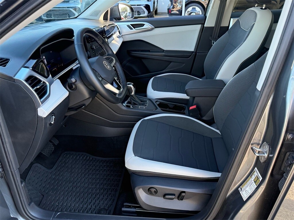 Used 2025 Volkswagen Taos 1.5T SE SUV
