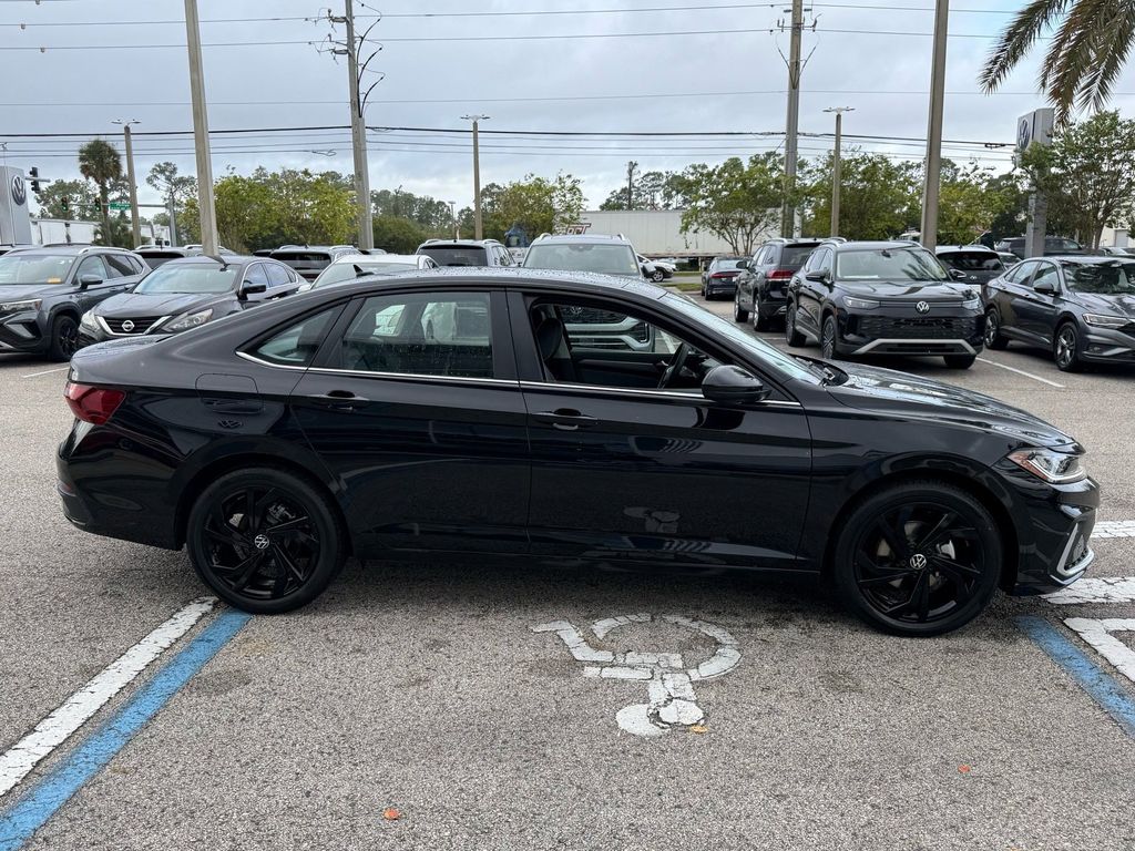 2026 Volkswagen Jetta SE - Photo 16