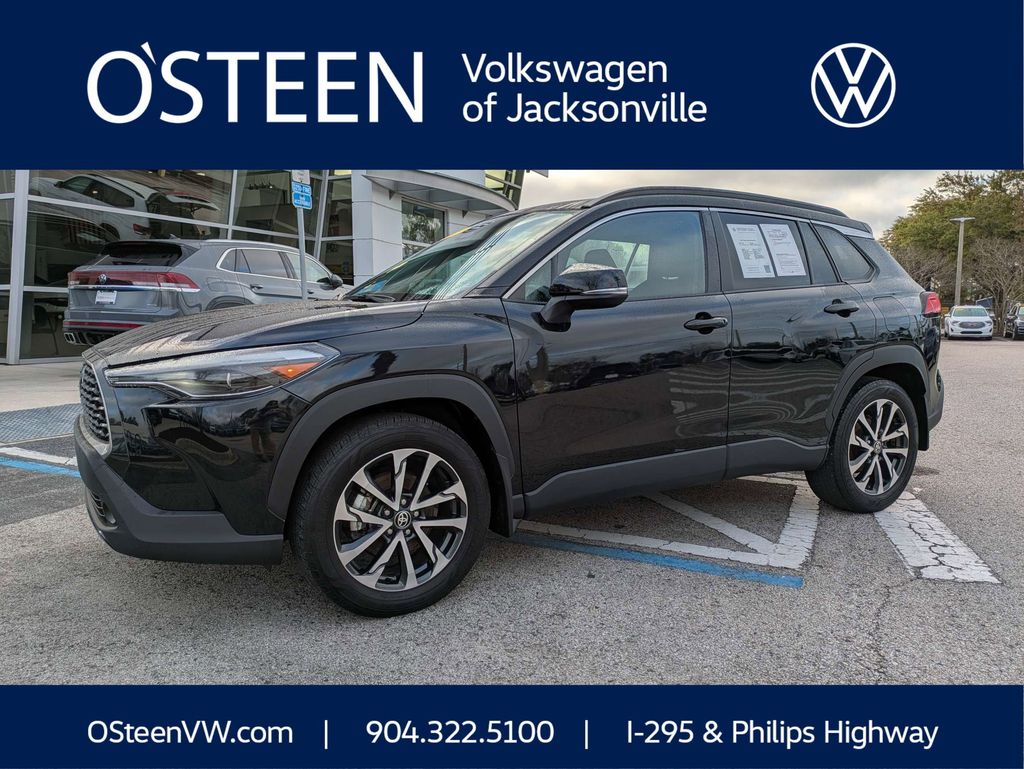 2023 Toyota Corolla Cross XLE