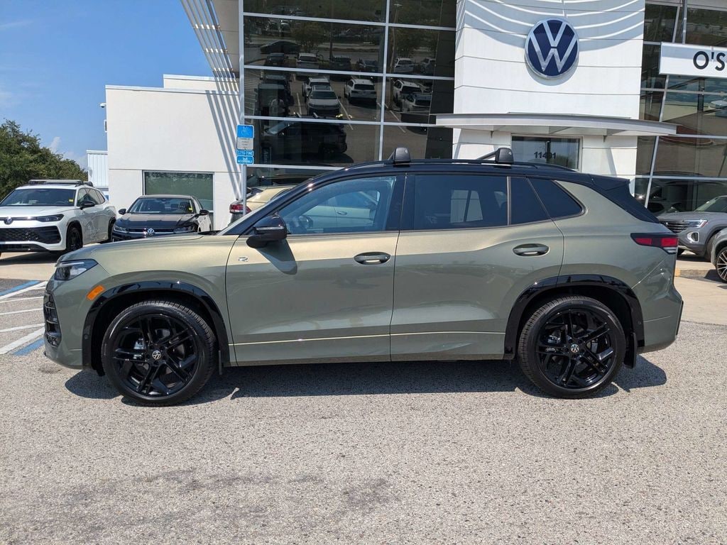 New 2026 Volkswagen Tiguan 2.0T SE R-Line Black SUV