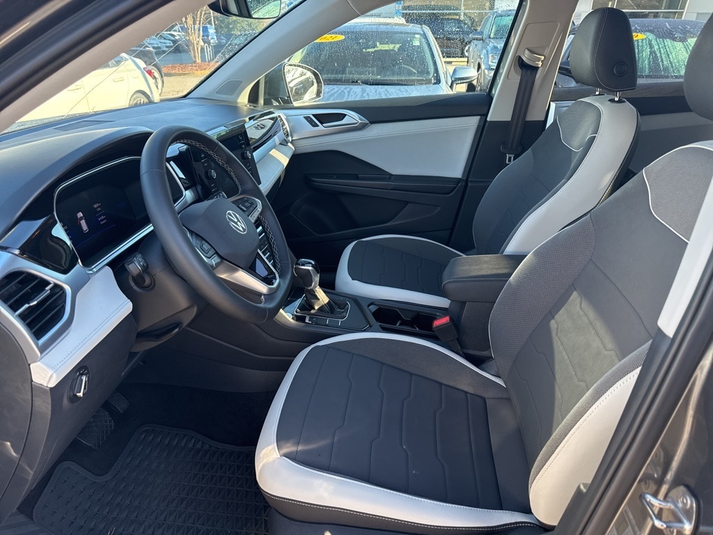 Used 2025 Volkswagen Taos 1.5T SE SUV