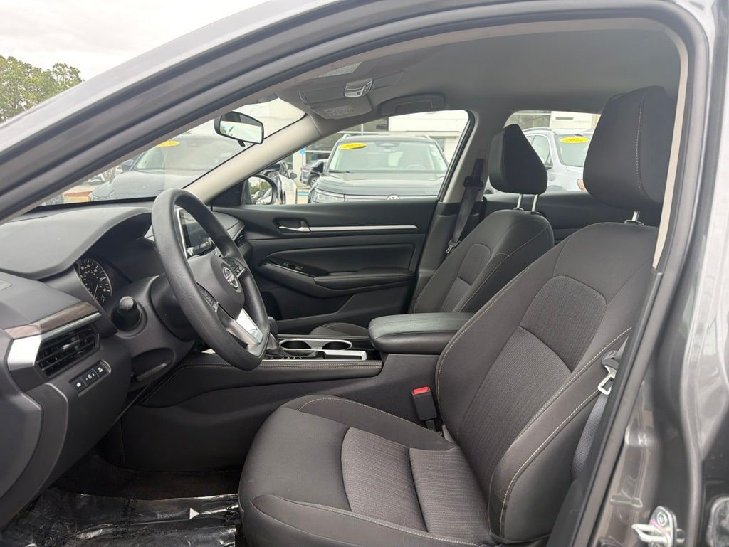 Used 2023 Nissan Altima 2.5 SV Sedan