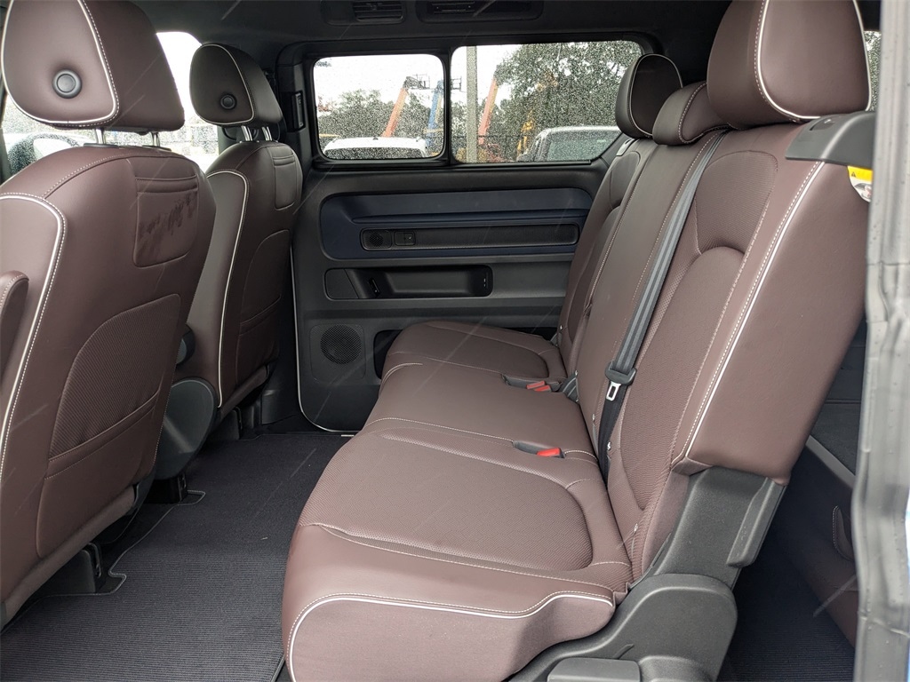 New 2025 Volkswagen ID. Buzz Pro S Minivan/Van