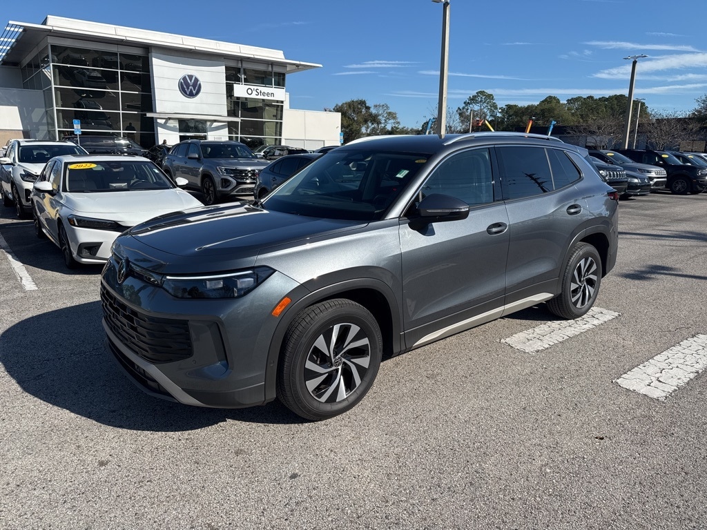 2025 Volkswagen Tiguan S's photo