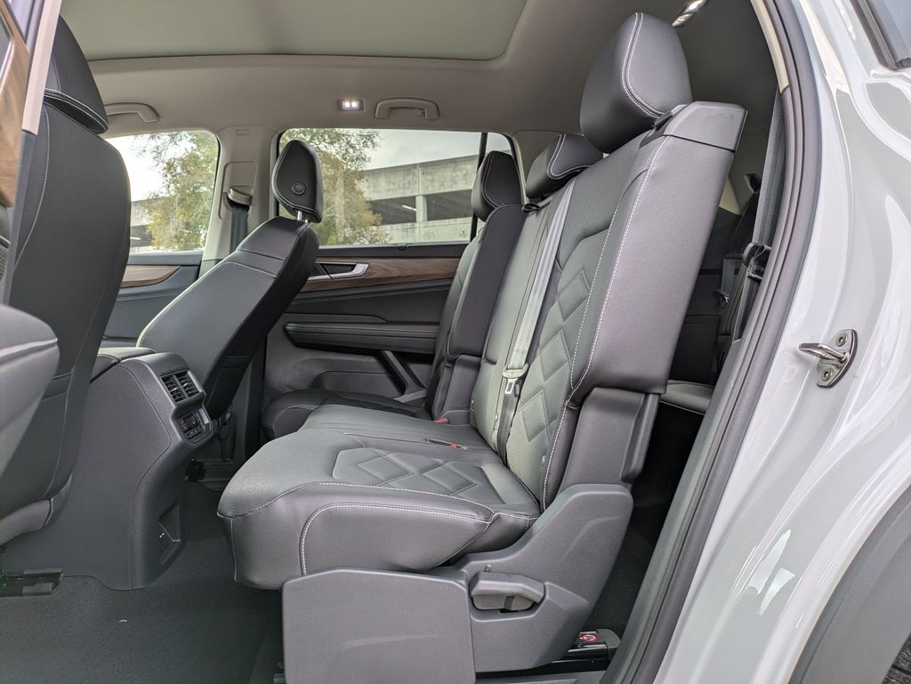 2026 Volkswagen Atlas SE w/Tech - Photo 16