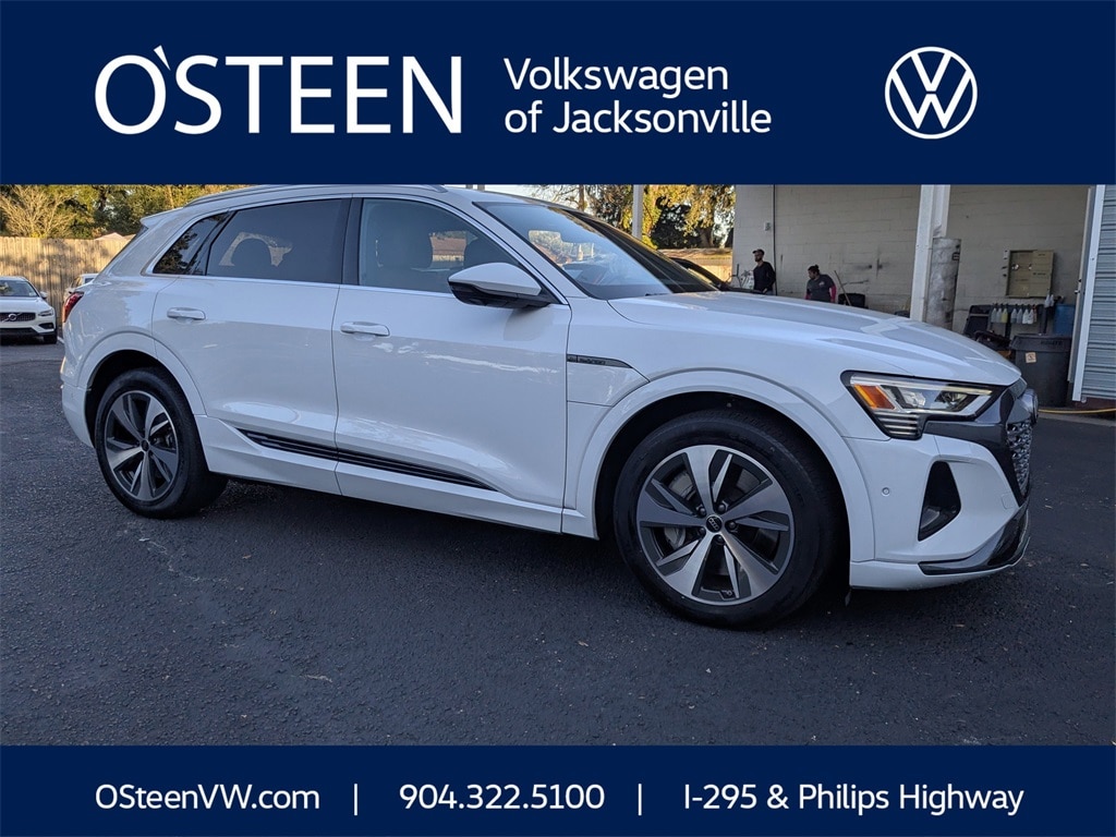 2024 Audi Q8 e-tron Premium Plus's photo