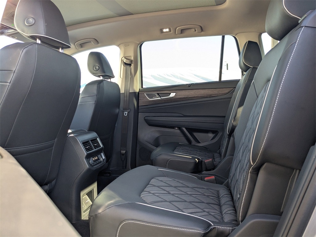 New 2026 Volkswagen Atlas 2.0T SEL Premium R-Line SUV