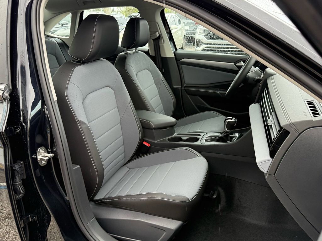 2026 Volkswagen Jetta SE - Photo 19