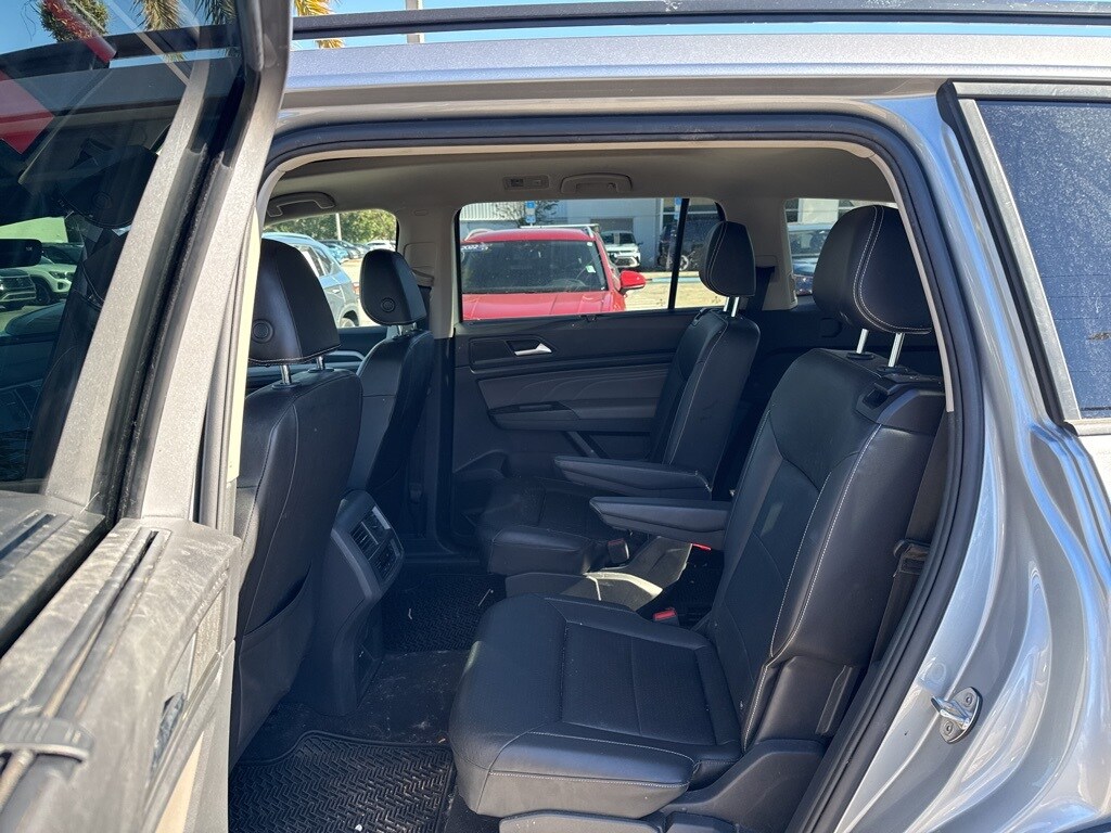 2023 Volkswagen Atlas V6 SEL R-Line photo 3