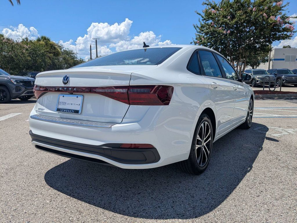 2026 Volkswagen Jetta Sport - Photo 6