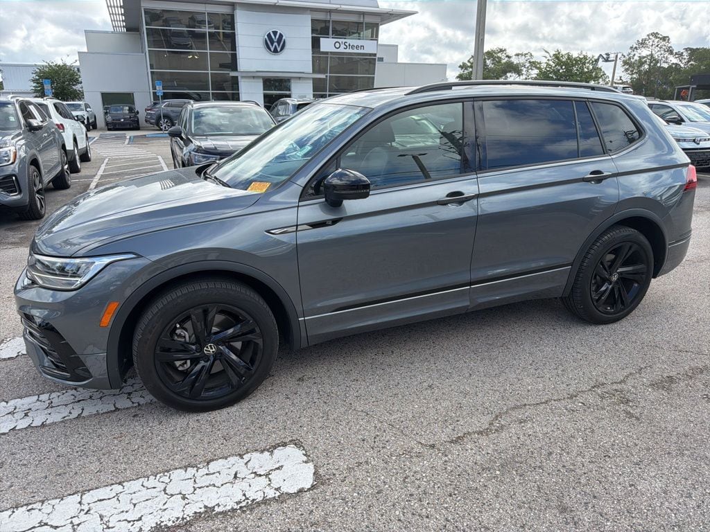 2024 Volkswagen Tiguan SE R-LINE BLACK