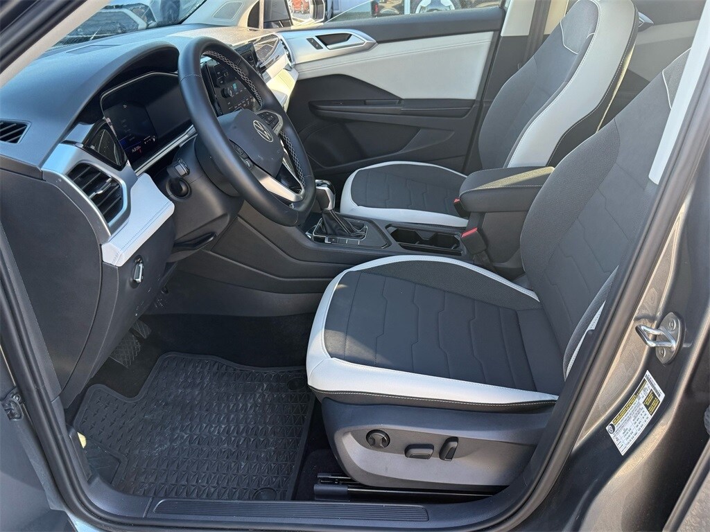 Used 2025 Volkswagen Taos 1.5T SE SUV