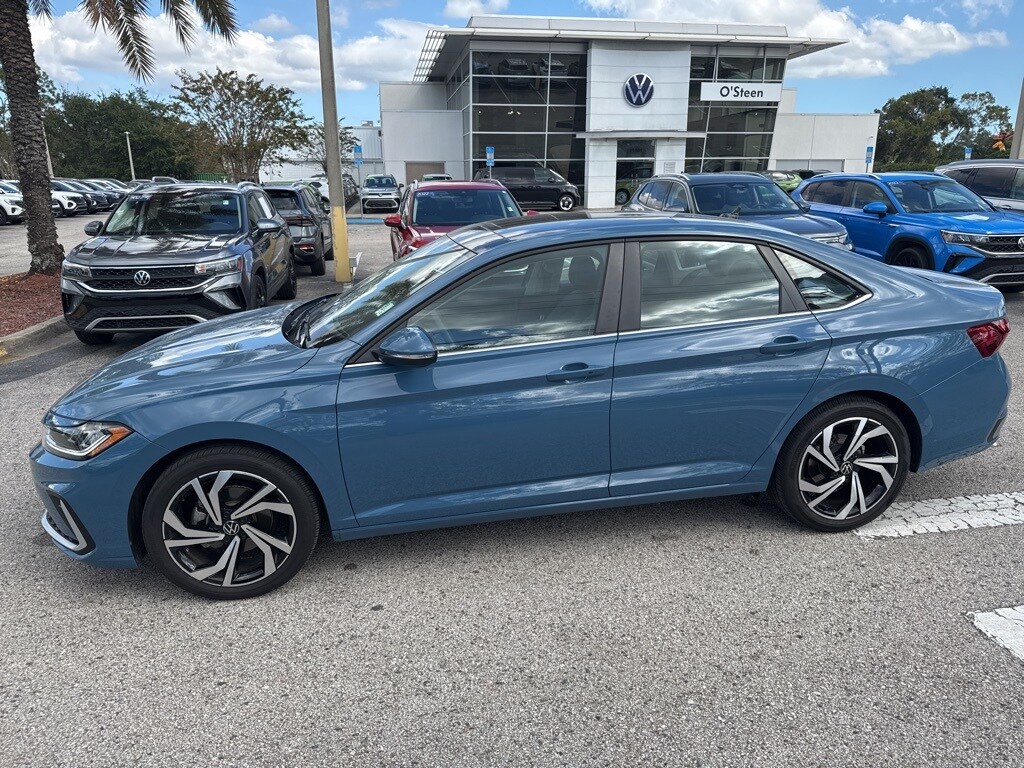 2025 Volkswagen Jetta 1.5T SEL photo 3