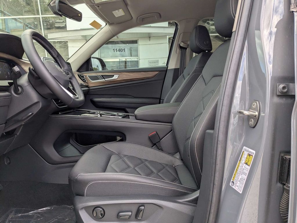 New 2026 Volkswagen Atlas SE w/Technology SUV